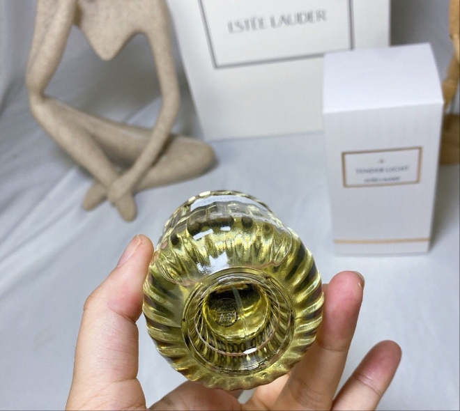 tea light 100ml Estee Lauder New Light Sound Collection Perfume