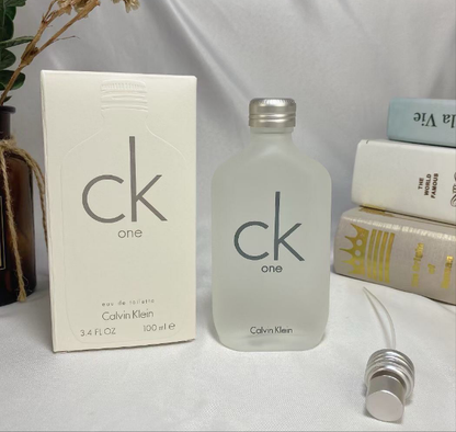 Calvin Klein Calvin Klein White CK ONE Unisex Perfume for Men/Women 200ML